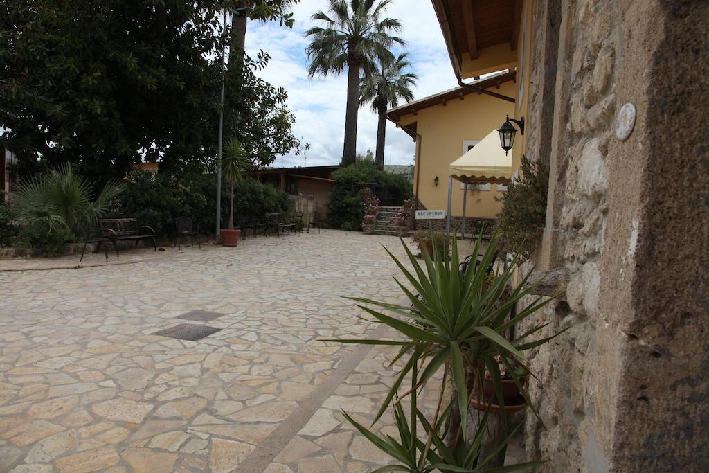 Vila Il Giardino Del Sole Agnone Bagni Exteriér fotografie