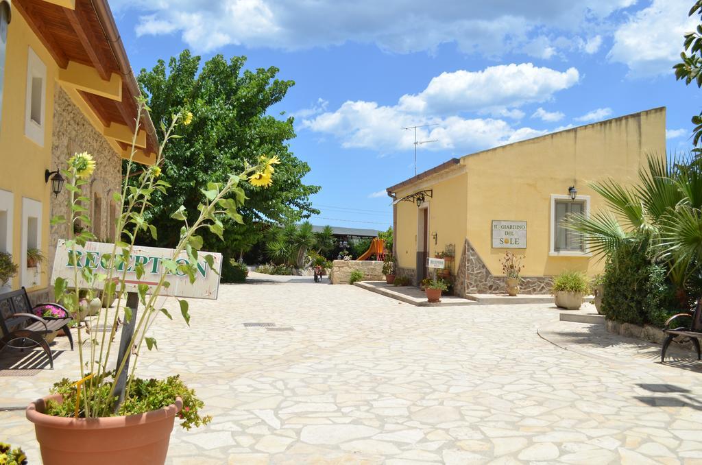 Vila Il Giardino Del Sole Agnone Bagni Exteriér fotografie